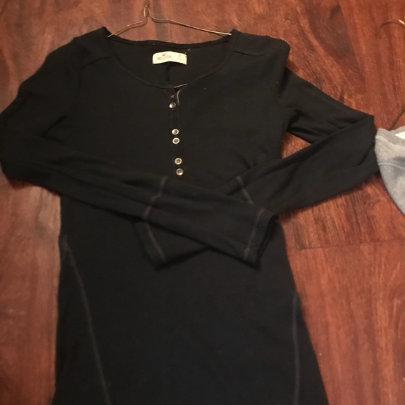 2 long sleeve hollister shirts - Picture 5 of 7